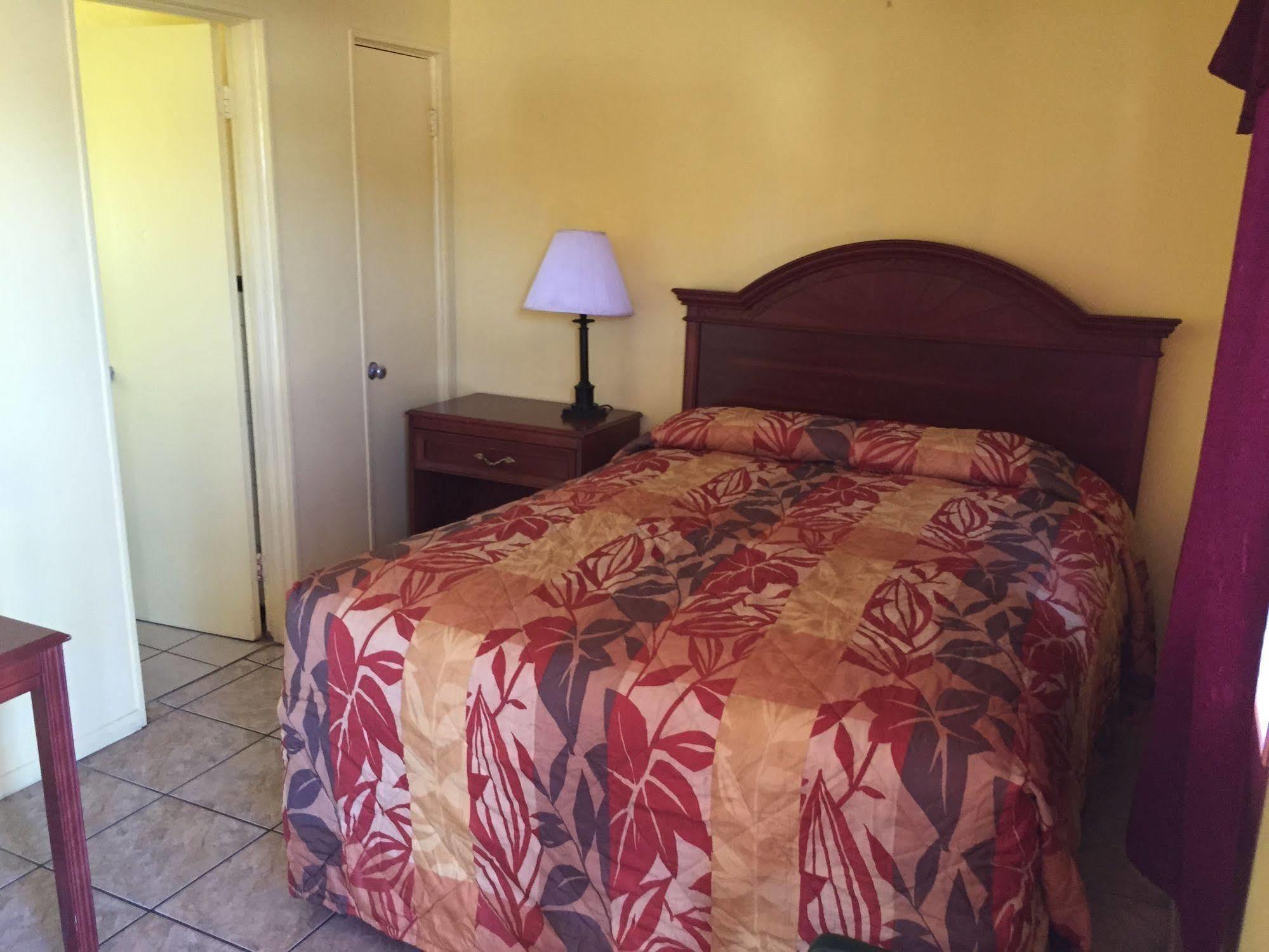 Holly Hill Twi Light Motel المظهر الخارجي الصورة